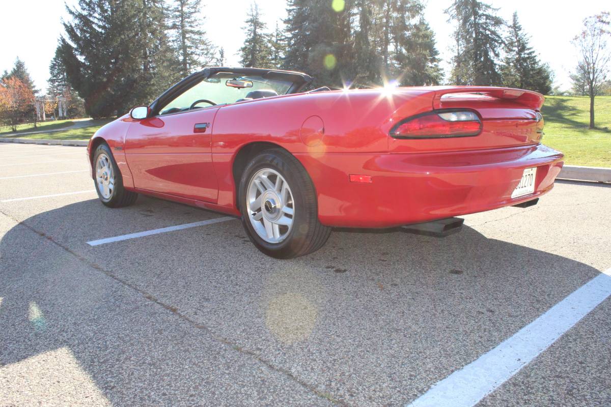 Chevrolet-camaro-sport-coupe-amp-convertible-1995-red-4