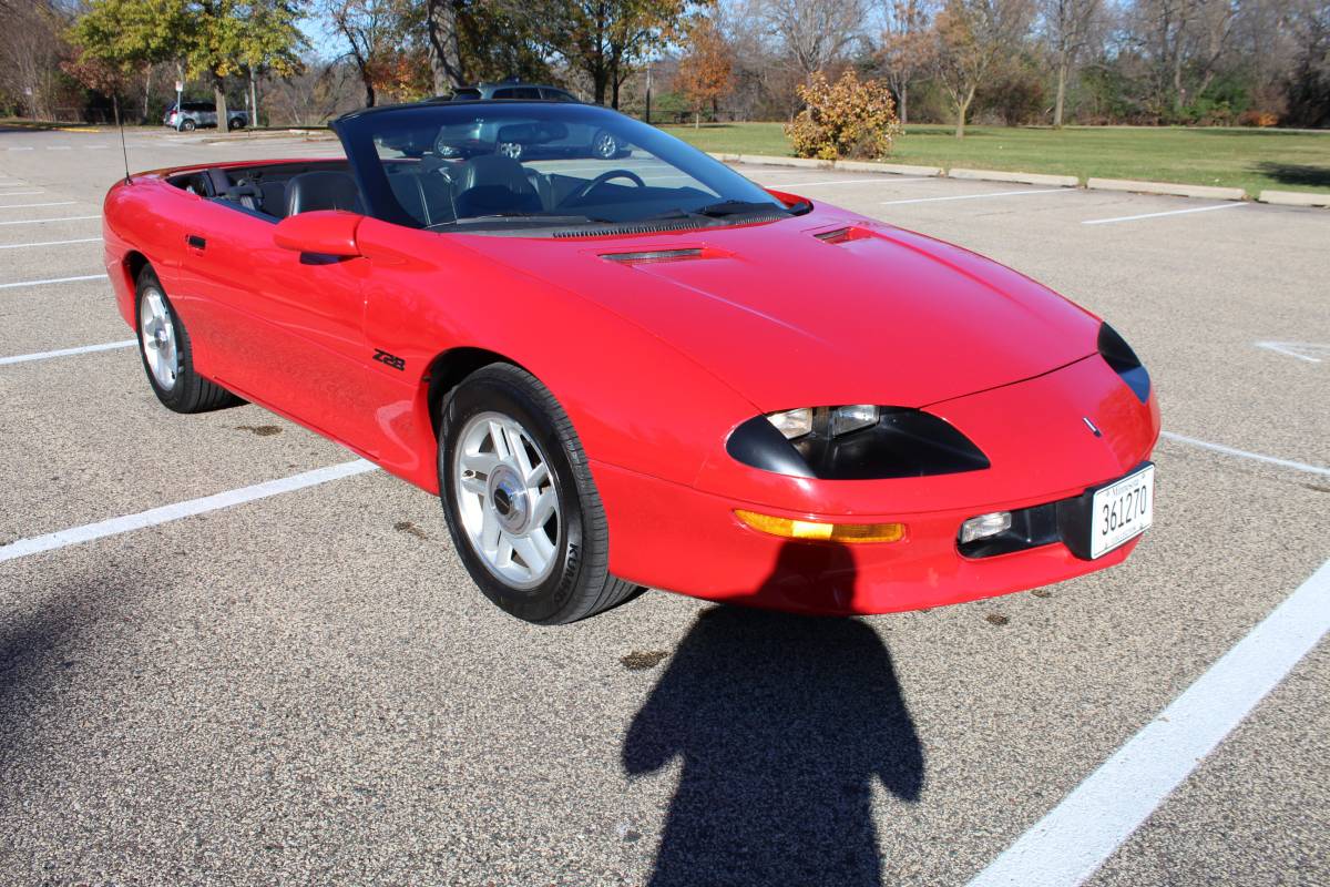 Chevrolet-camaro-sport-coupe-amp-convertible-1995-red-7