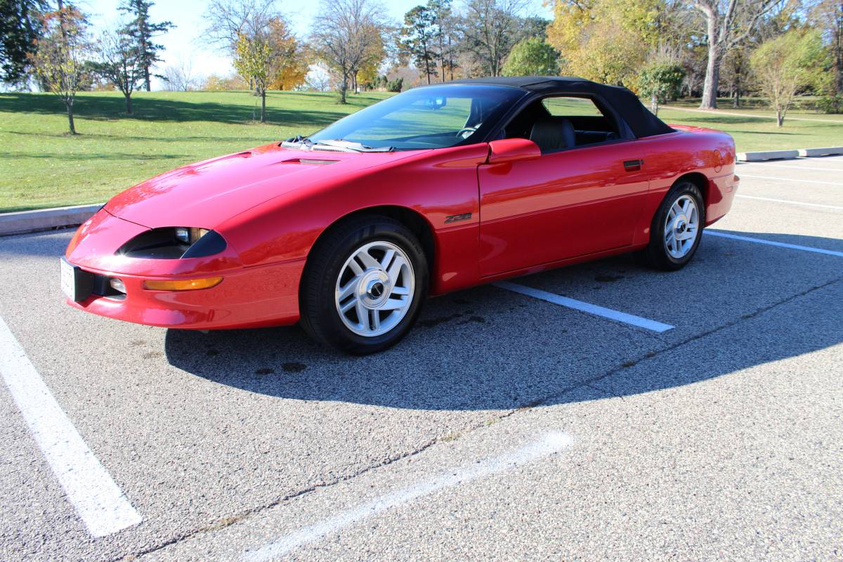 Chevrolet-camaro-sport-coupe-amp-convertible-1995-red-8