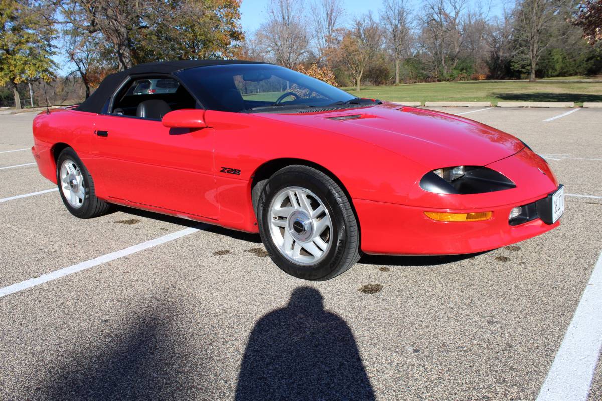 Chevrolet-camaro-sport-coupe-amp-convertible-1995-red-9