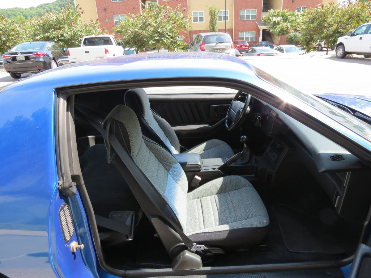 Chevrolet-camaro-z28-1991-blue-10