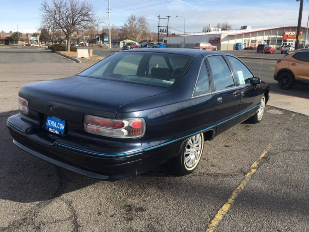 Chevrolet-caprice-1991-black-3