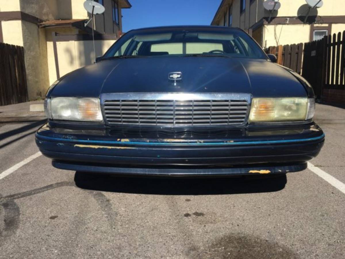 Chevrolet-caprice-1991-black-4