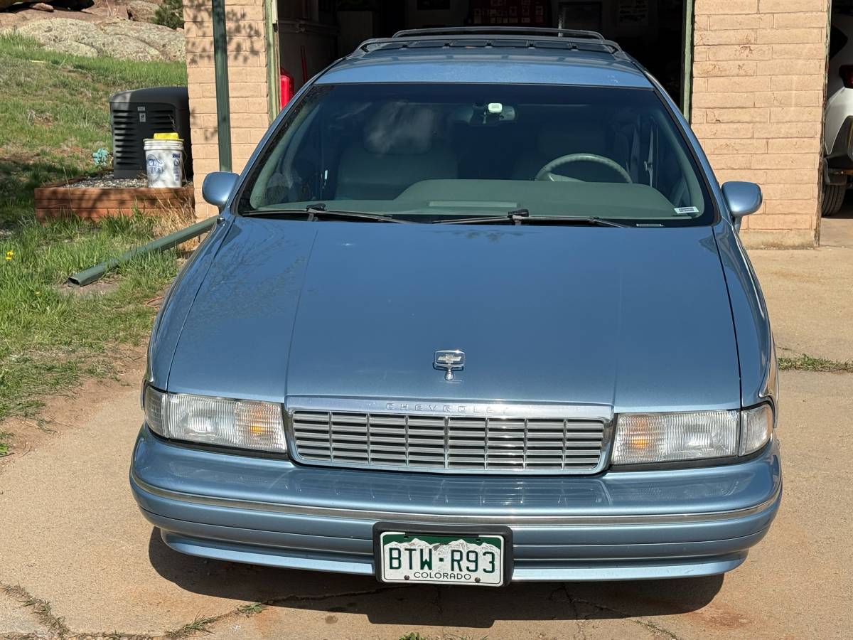 Chevrolet-caprice-classic-1993-blue-1