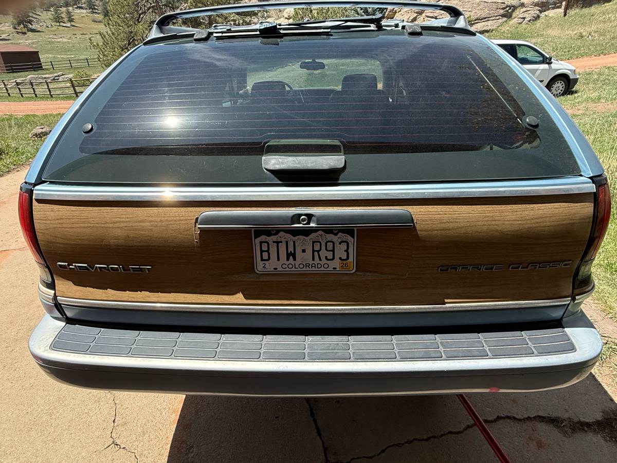 Chevrolet-caprice-classic-1993-blue-2