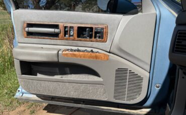 Chevrolet-caprice-classic-1993-blue-6