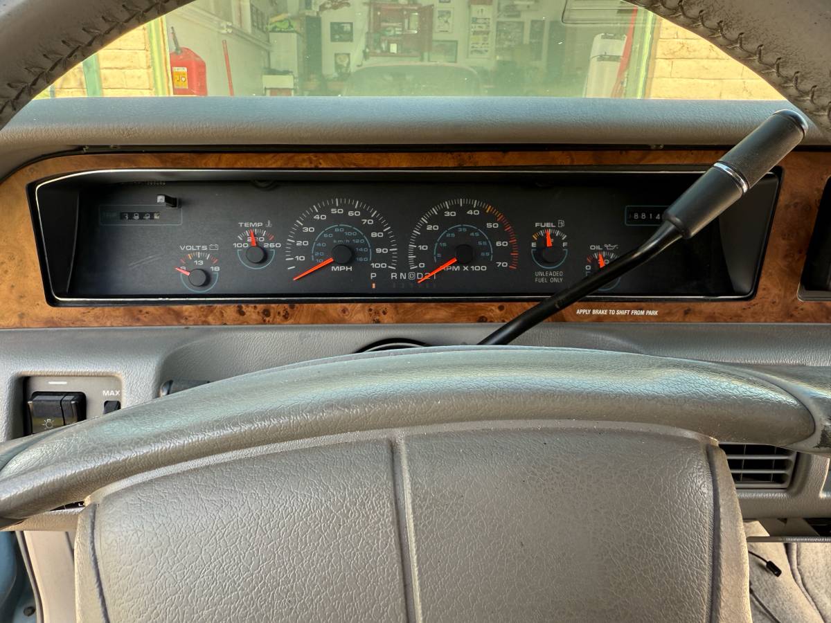 Chevrolet-caprice-classic-1993-blue-9