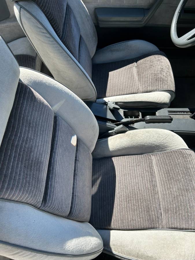 Chevrolet-cavalier-z24-1988-red-2