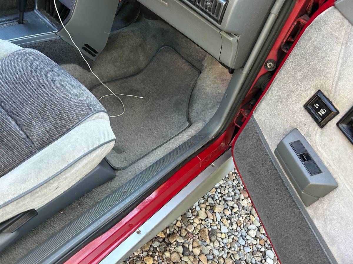 Chevrolet-cavalier-z24-1988-red-5