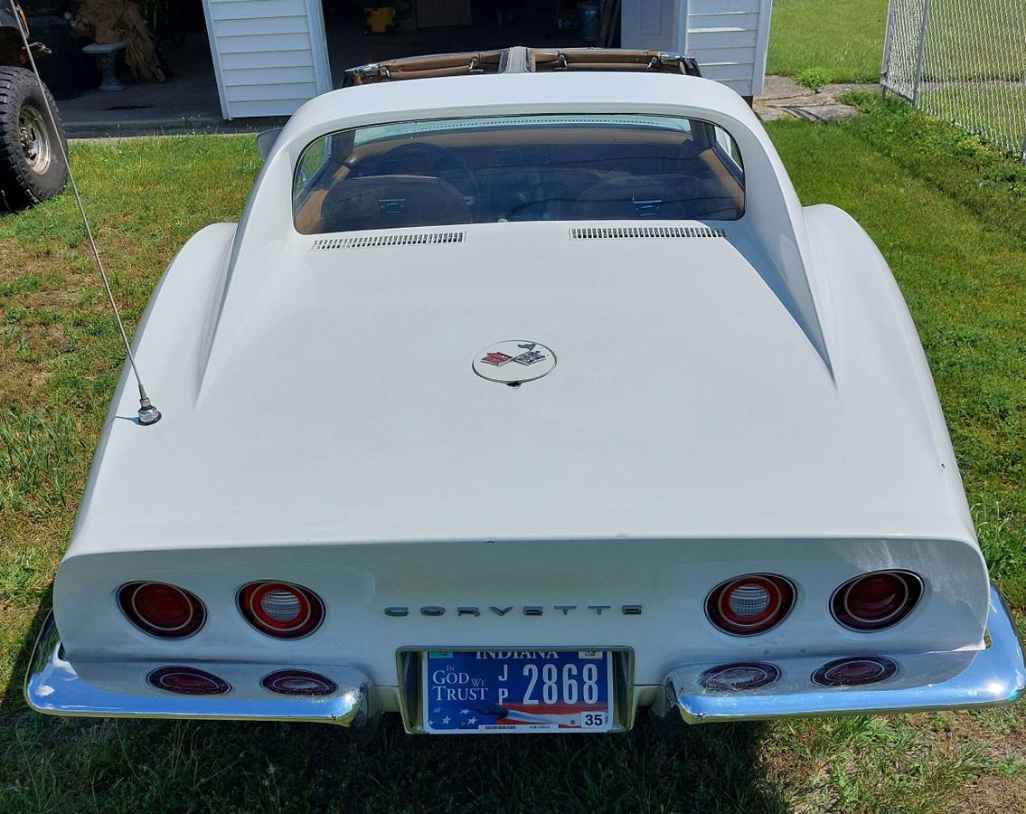 Chevrolet-corvette-1971-white-5