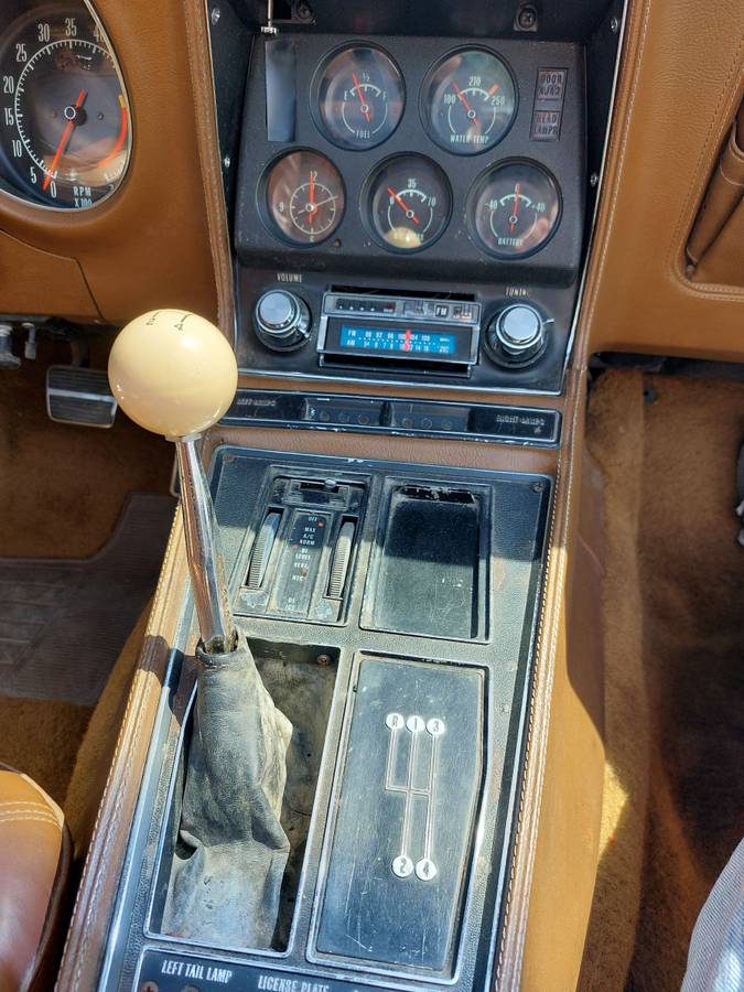 Chevrolet-corvette-1971-white-8