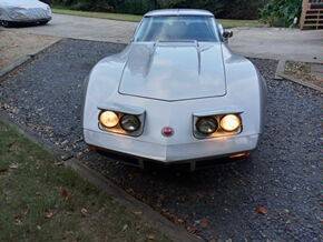Chevrolet-corvette-1973-grey-17