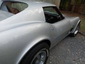 Chevrolet-corvette-1973-grey-18