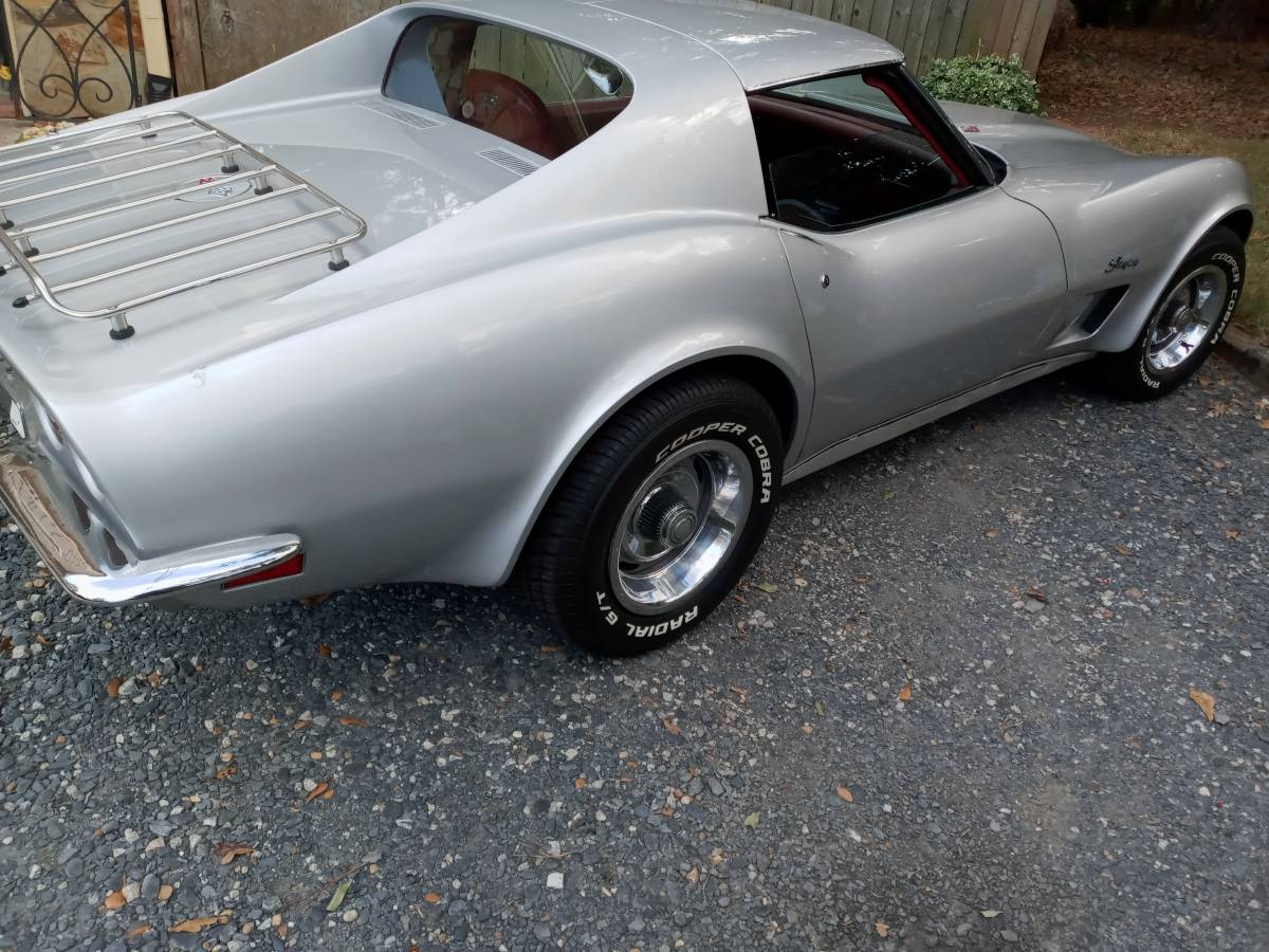 Chevrolet-corvette-1973-grey-9