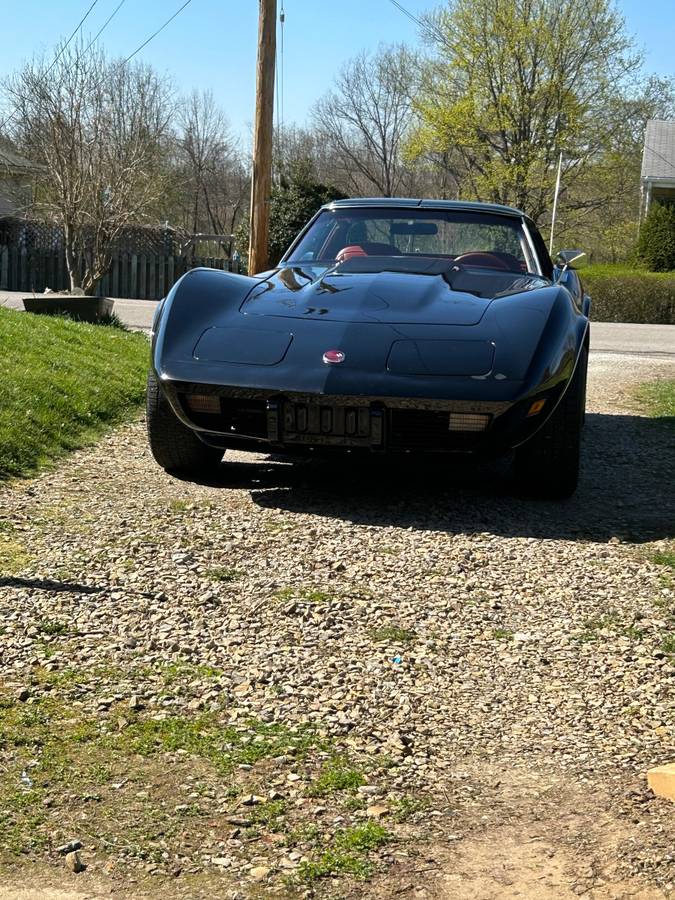 Chevrolet-corvette-1975-black-2