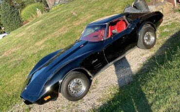 Chevrolet-corvette-1975-black-3