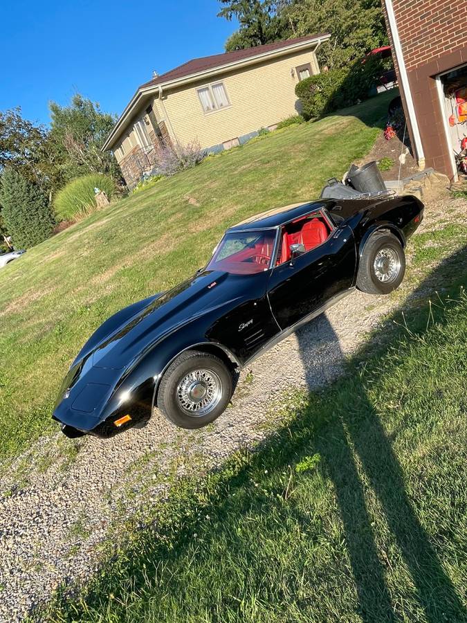 Chevrolet-corvette-1975-black-3