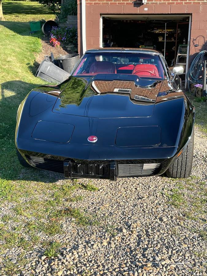 Chevrolet-corvette-1975-black-5