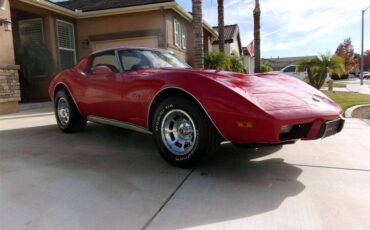 Chevrolet-corvette-1976-red-1