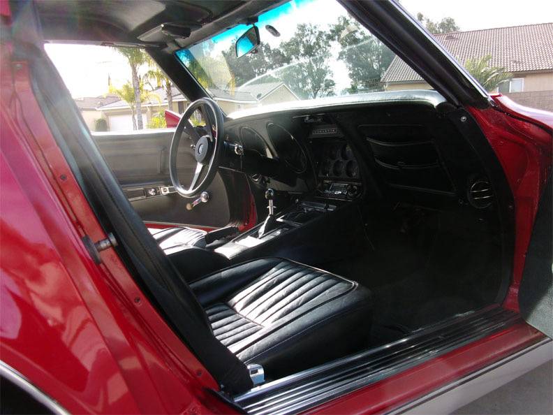 Chevrolet-corvette-1976-red-10