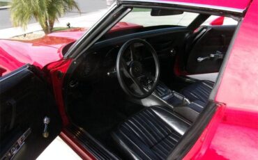 Chevrolet-corvette-1976-red-11