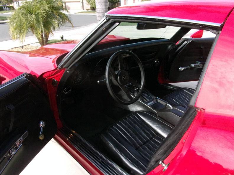 Chevrolet-corvette-1976-red-11