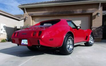 Chevrolet-corvette-1976-red-17