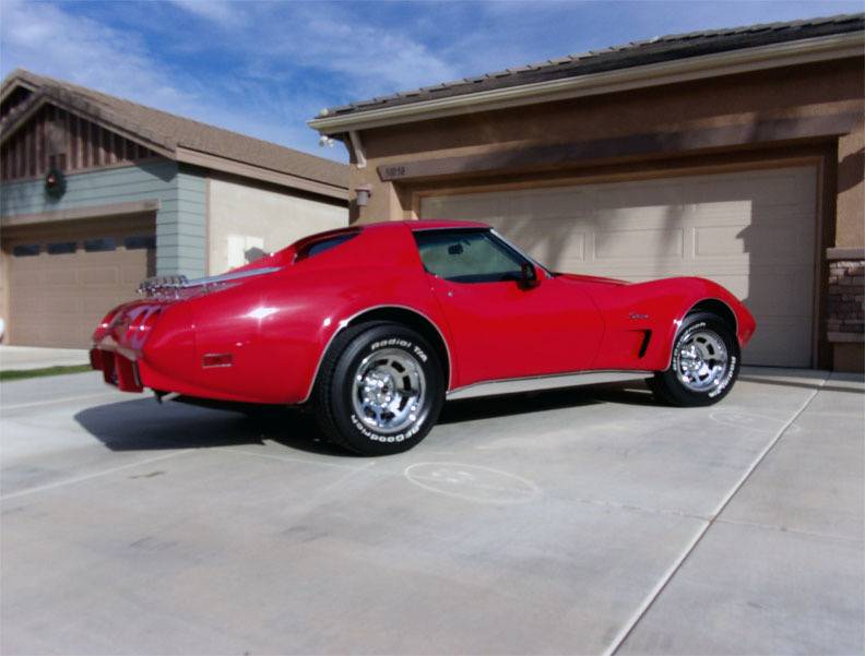 Chevrolet-corvette-1976-red-18