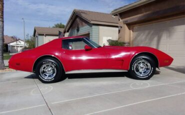 Chevrolet-corvette-1976-red-23