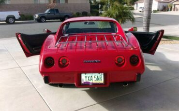 Chevrolet-corvette-1976-red-3