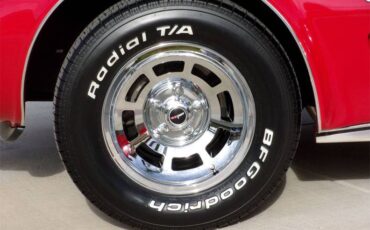 Chevrolet-corvette-1976-red-4