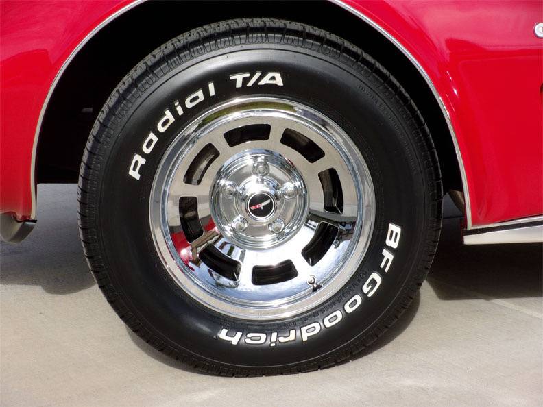 Chevrolet-corvette-1976-red-4