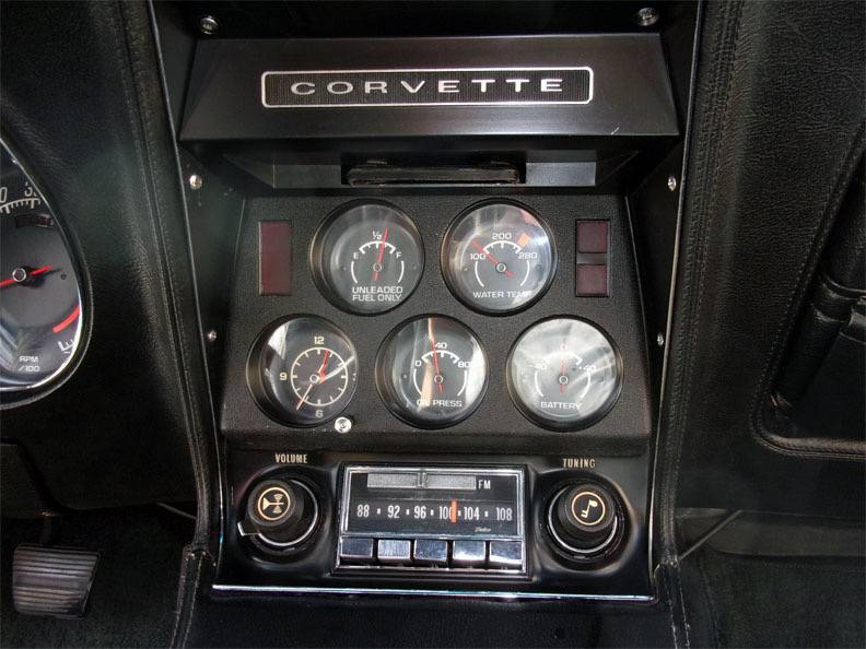 Chevrolet-corvette-1976-red-9