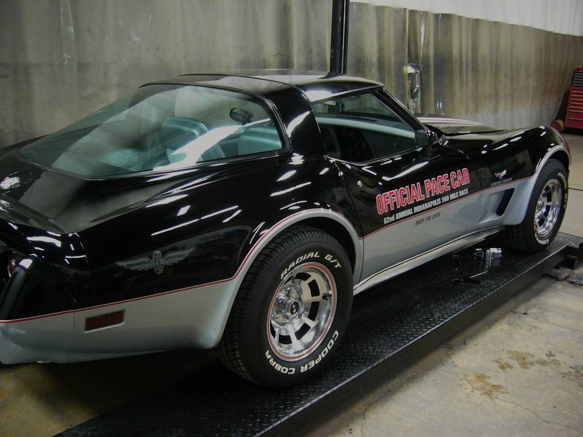 Chevrolet-corvette-1978-3