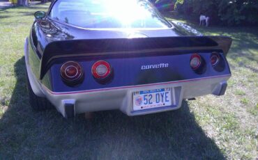 Chevrolet-corvette-1978-black-1