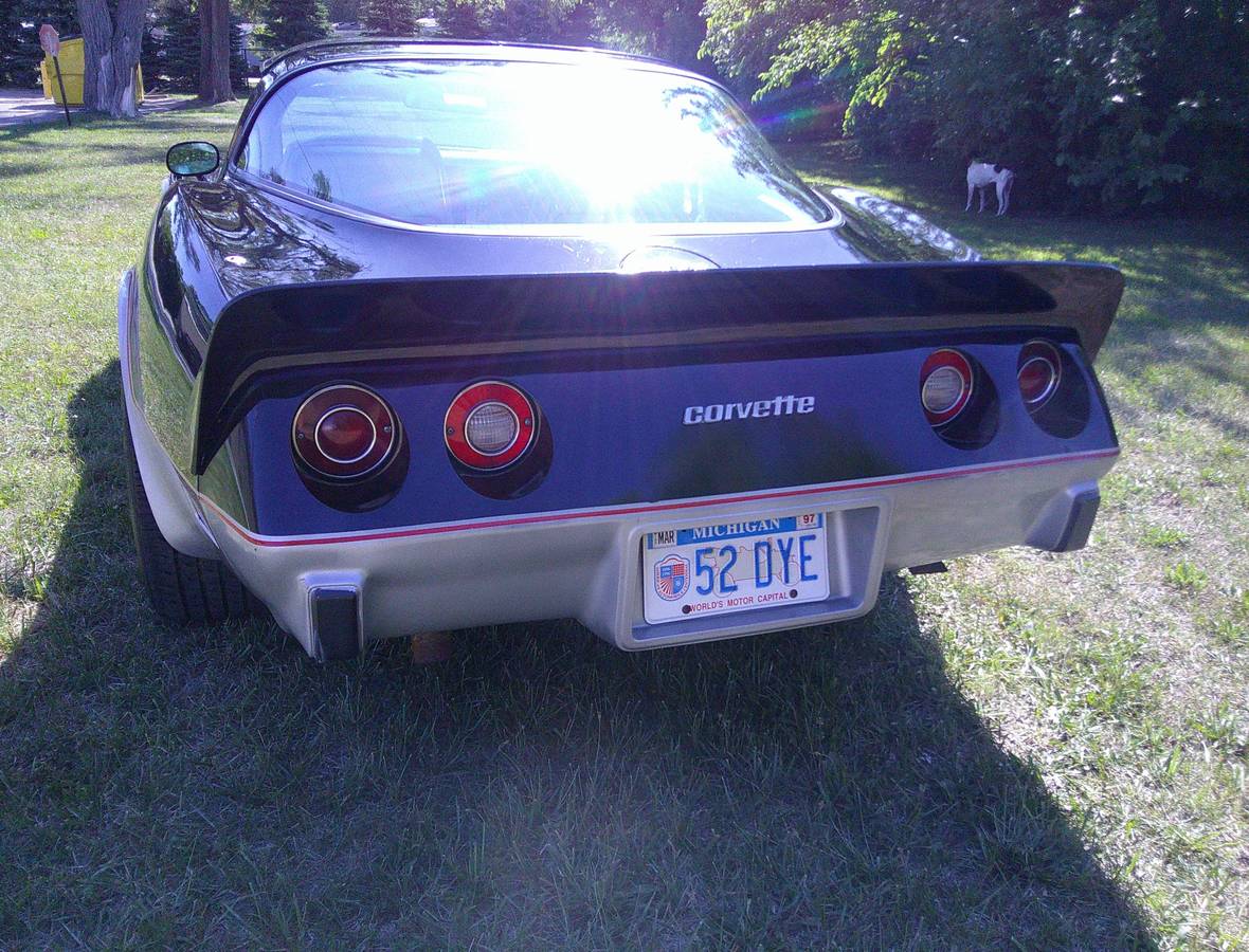 Chevrolet-corvette-1978-black-1