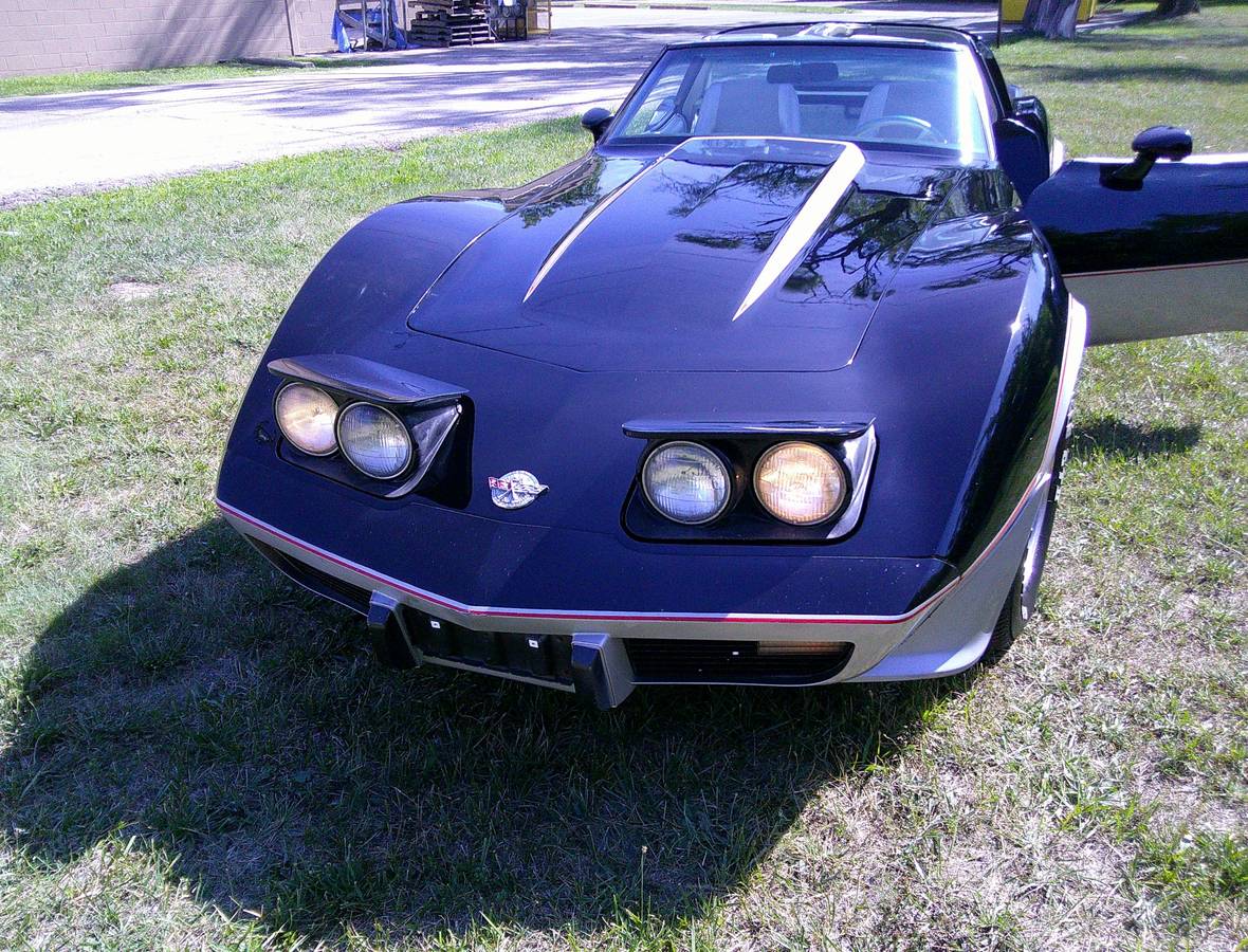 Chevrolet-corvette-1978-black-13