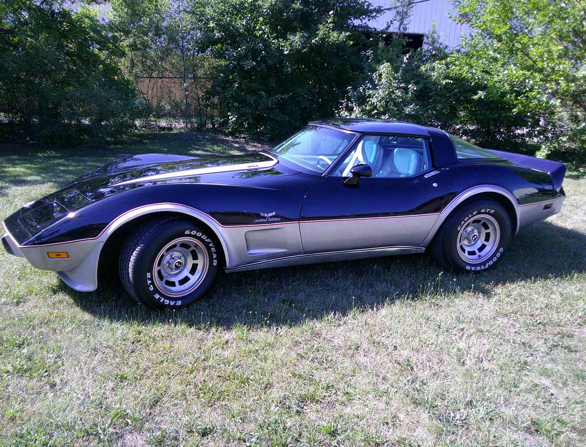 Chevrolet-corvette-1978-black-23