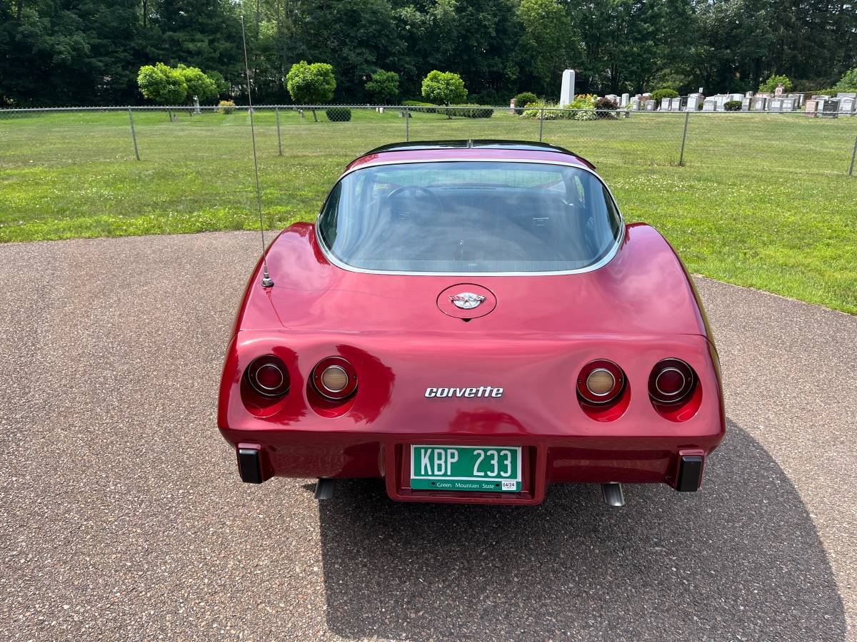 Chevrolet-corvette-1978-red-1