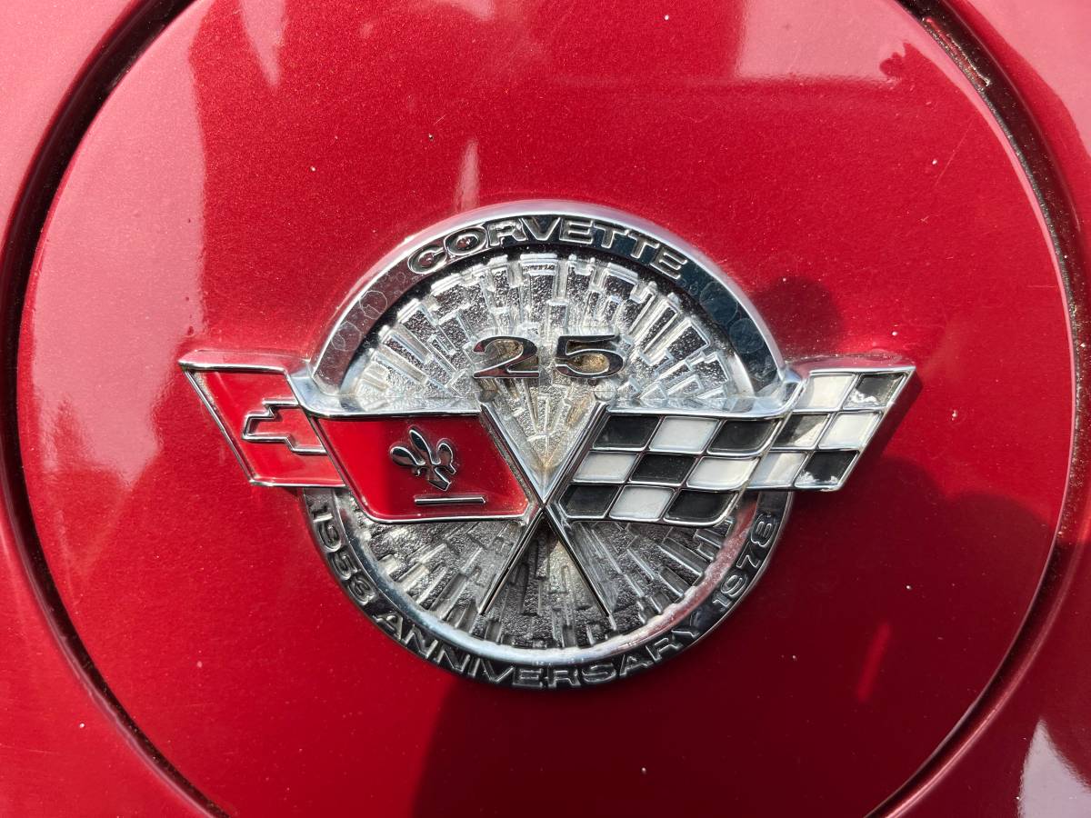 Chevrolet-corvette-1978-red-13