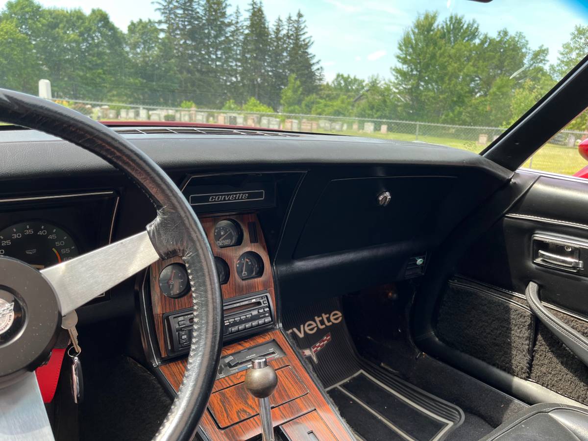 Chevrolet-corvette-1978-red-17