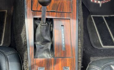 Chevrolet-corvette-1978-red-19