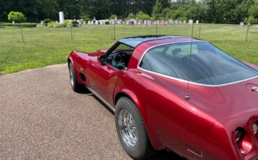 Chevrolet-corvette-1978-red-2