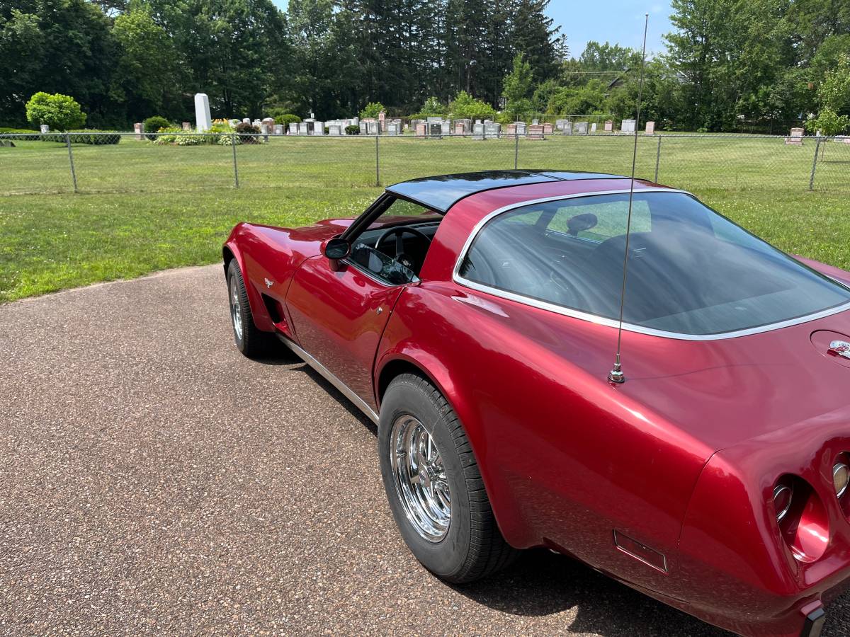 Chevrolet-corvette-1978-red-2