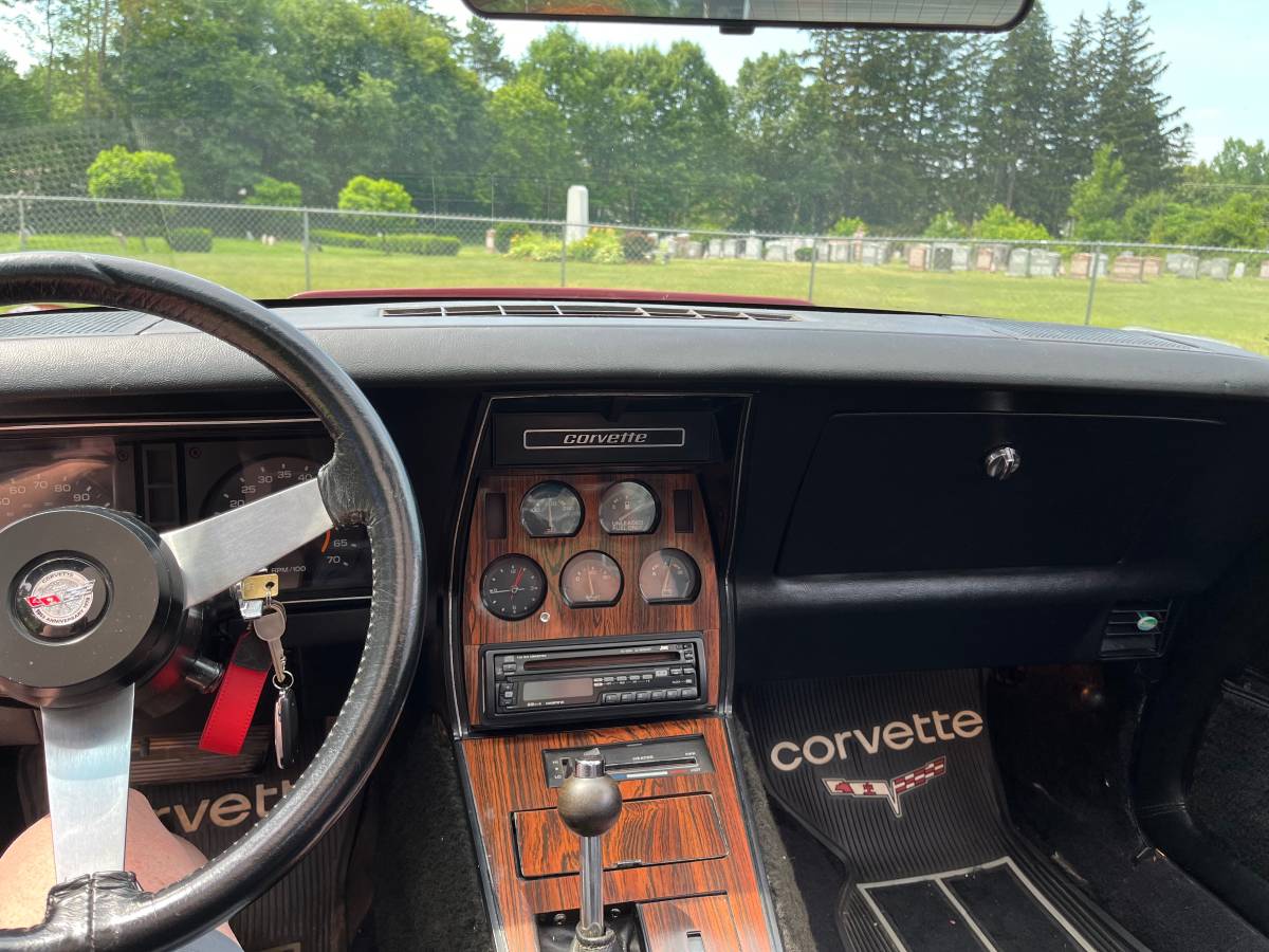 Chevrolet-corvette-1978-red-21