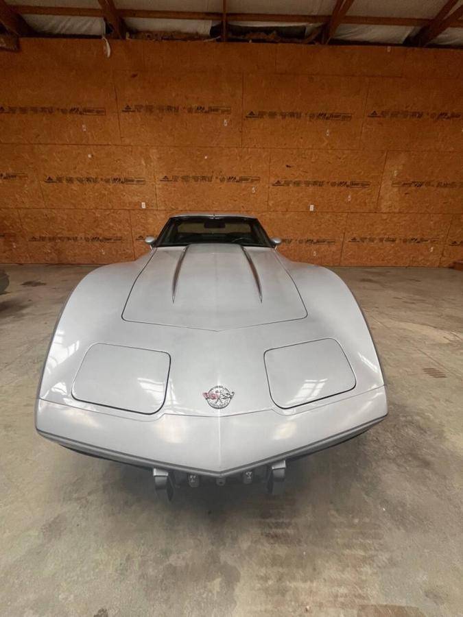 Chevrolet-corvette-1978-silver-1
