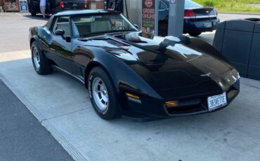 Chevrolet-corvette-1980-black-3
