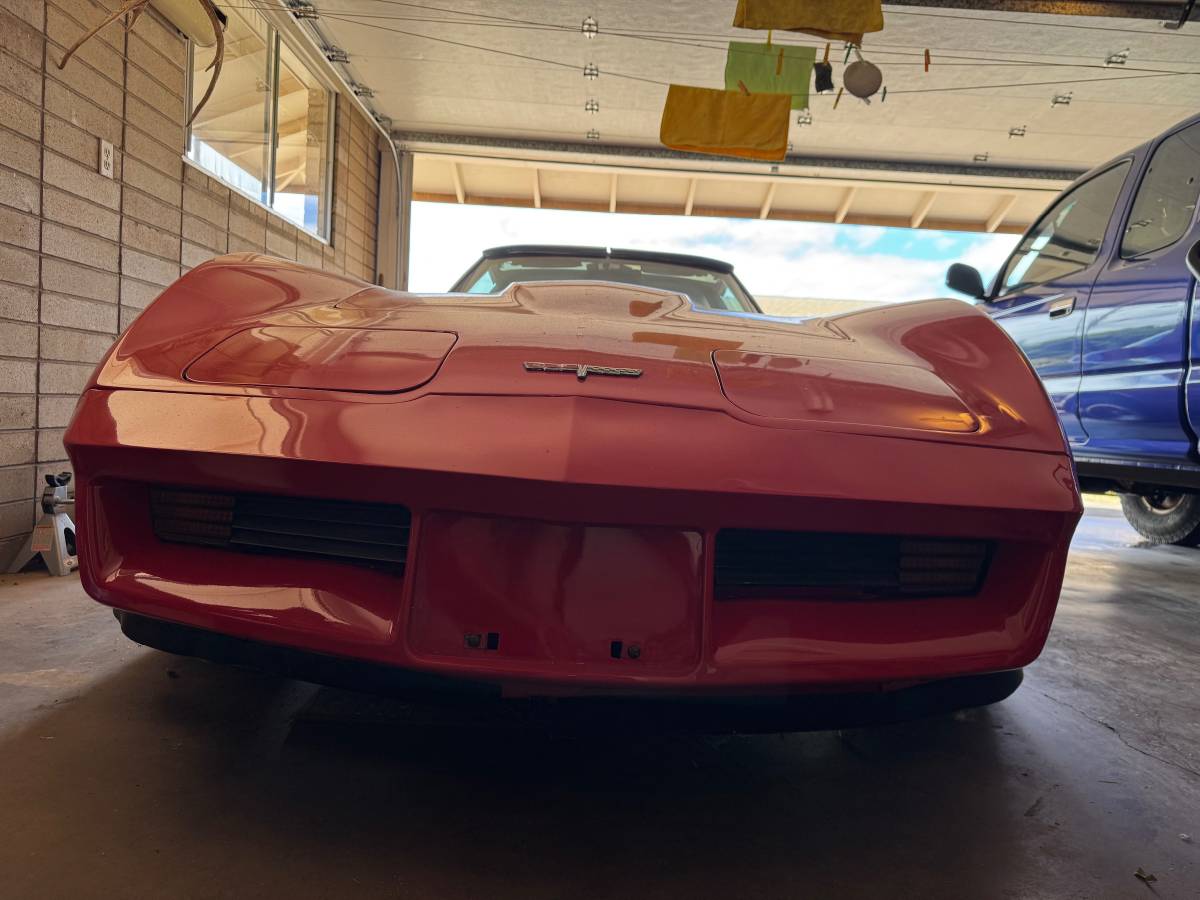 Chevrolet-corvette-1980-red-6