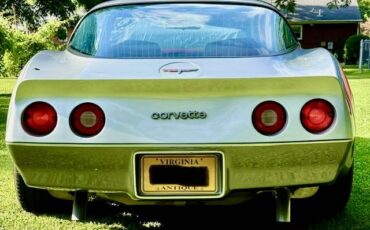 Chevrolet-corvette-1980-silver-11