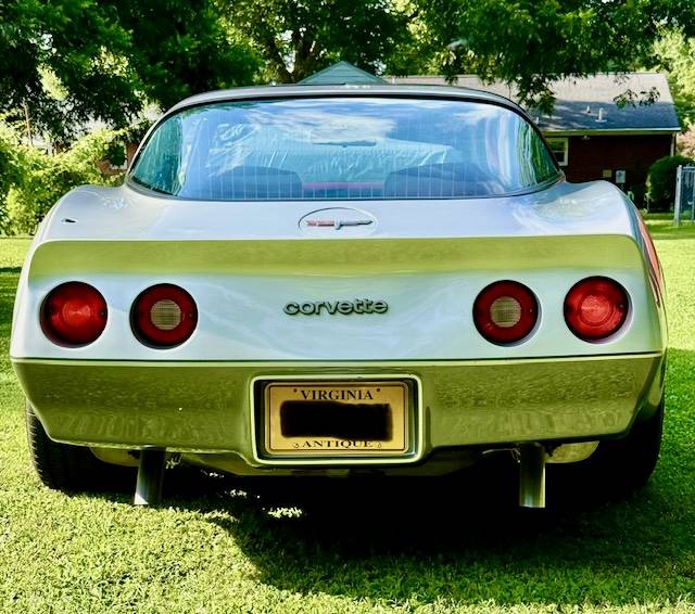 Chevrolet-corvette-1980-silver-11